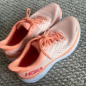 Women’s HOKA’s - Clifton 8
